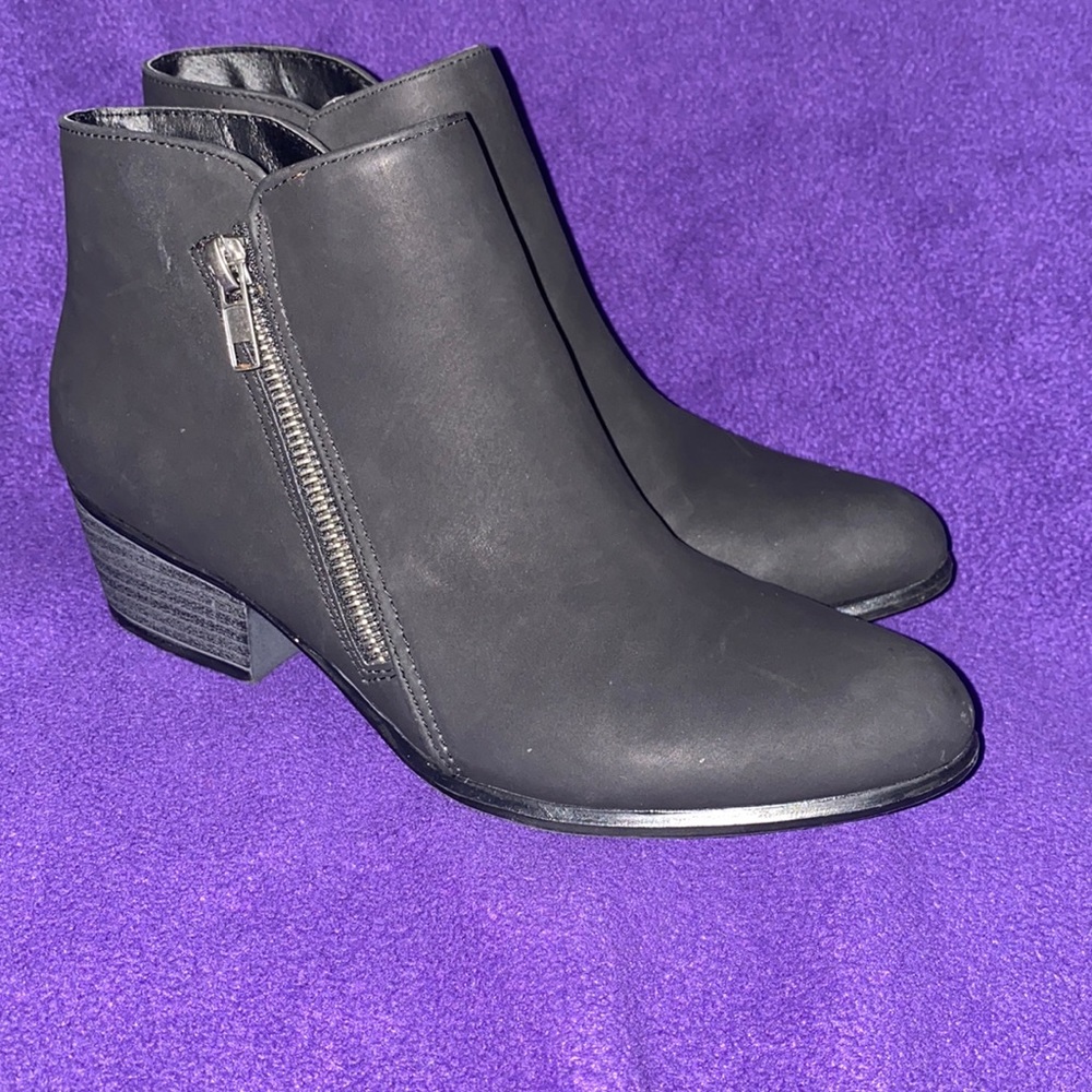 Union bay off black booties
